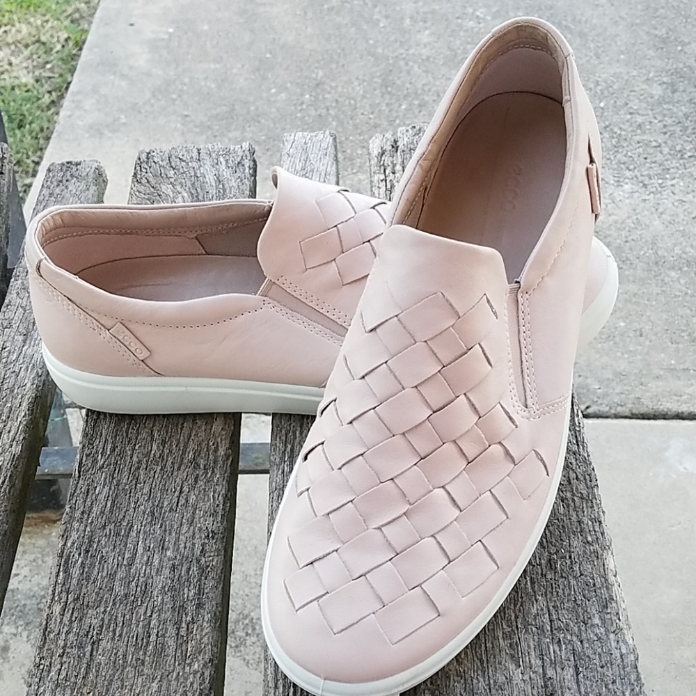 Women's Soft 7 Woven Slip-On Sneakers
